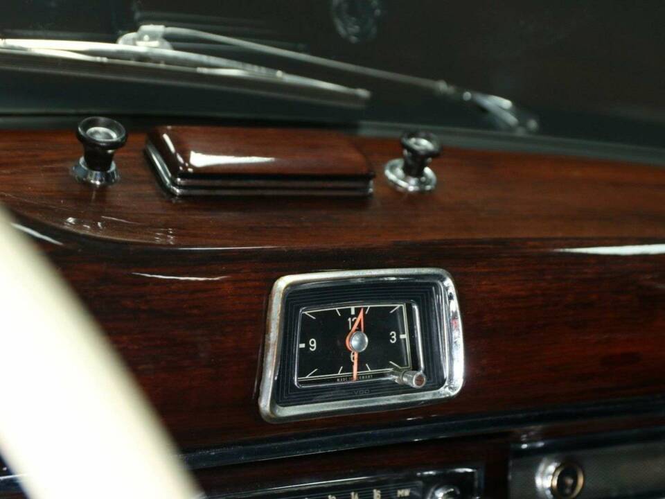 Bild 23/49 von Mercedes-Benz 220 SE (1960)