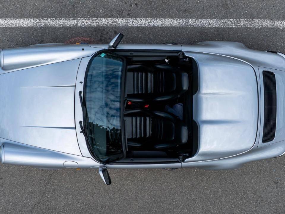 Image 14/132 of Porsche 911 Speedster 3.2 (1989)