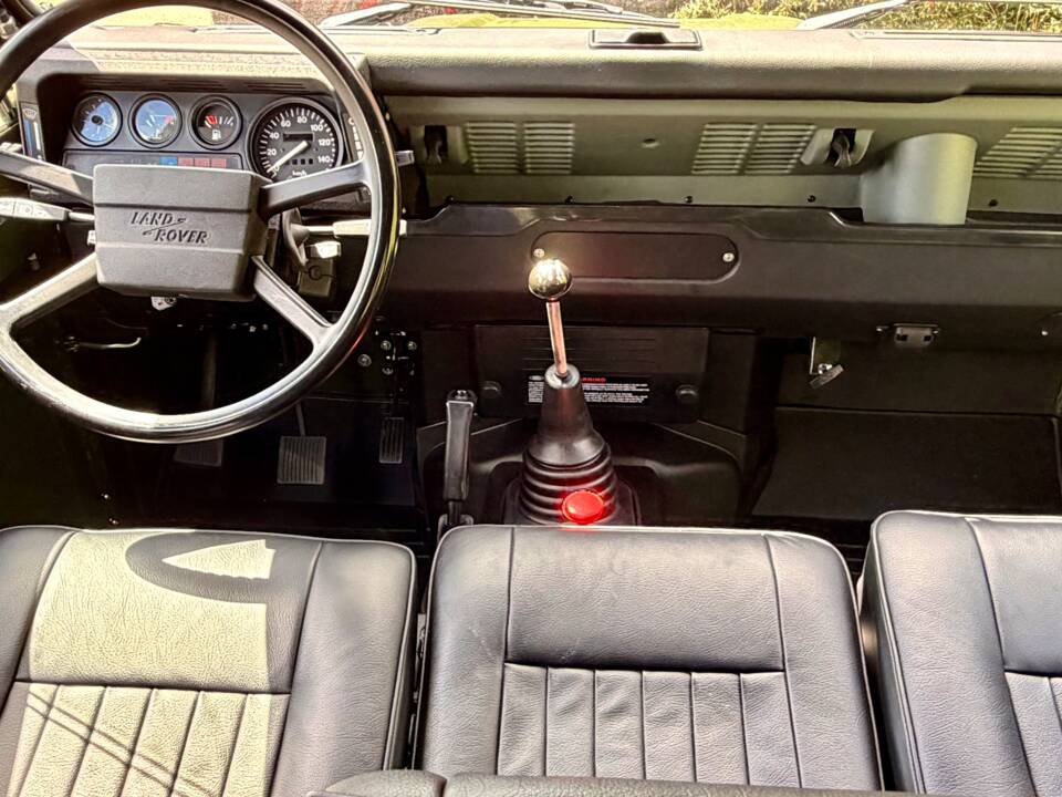 Bild 10/19 von Land Rover 90 (1987)