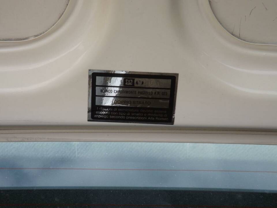 Image 46/50 de Alfa Romeo 75 2.0 (1986)