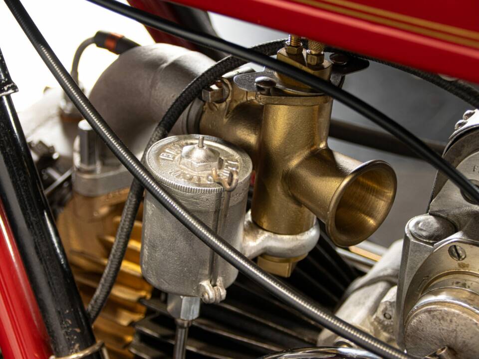 Immagine 50/50 di Moto Guzzi 250 SS (1930)