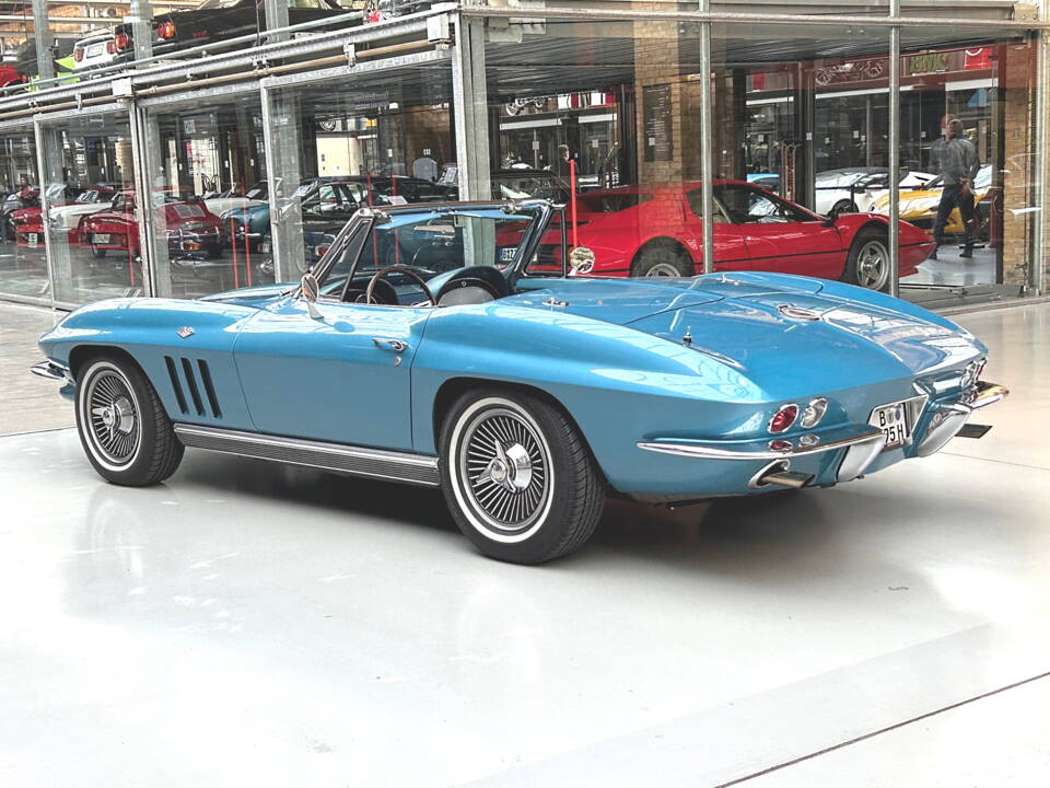 Immagine 20/41 di Chevrolet Corvette Sting Ray Convertible (1966)