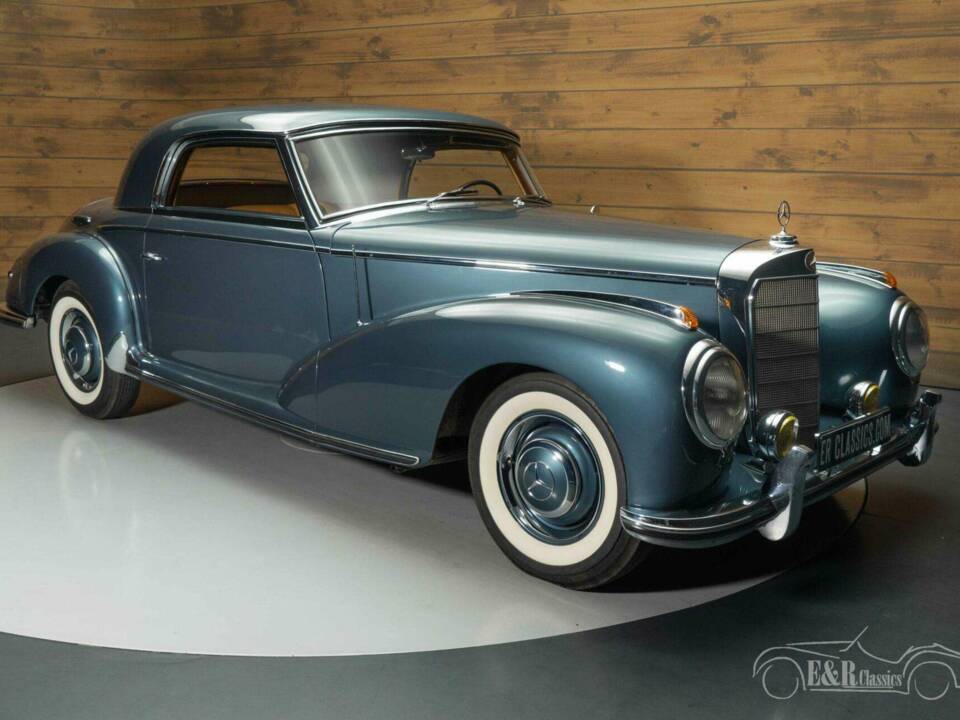 Image 22/31 of Mercedes-Benz 300 S (1953)