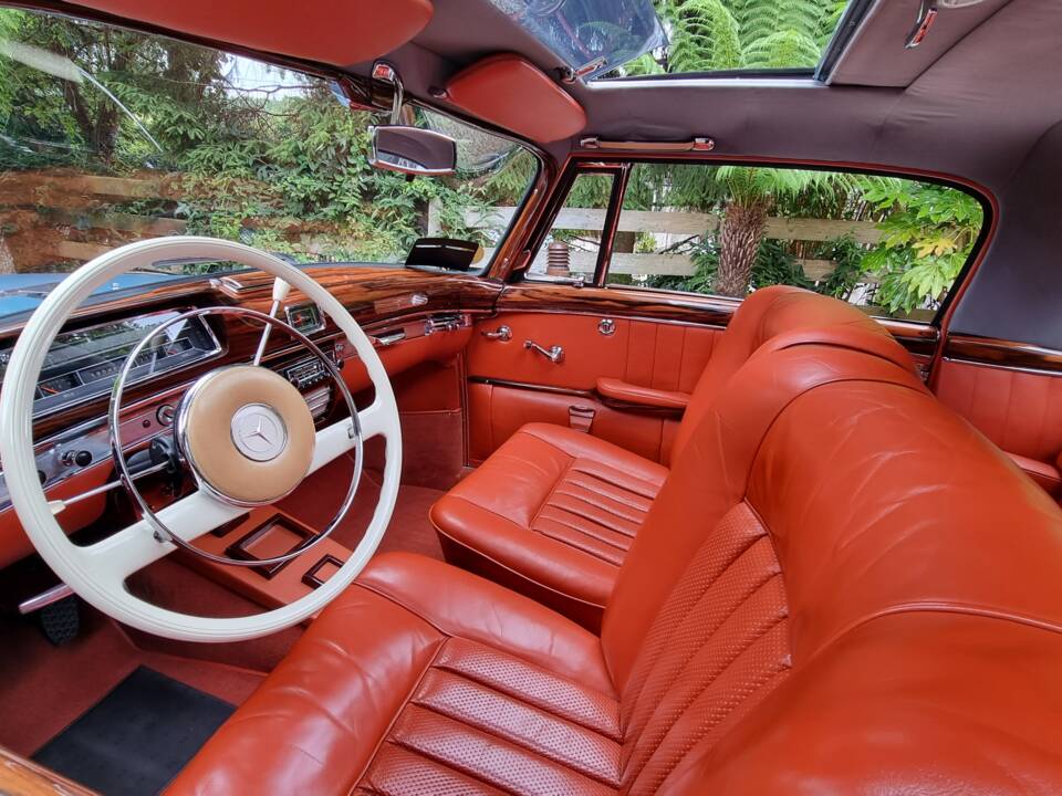 Image 92/100 of Mercedes-Benz 220 SE (1960)