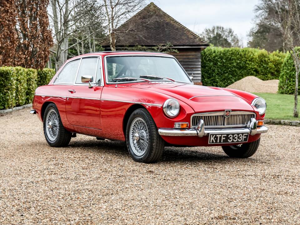 Image 35/40 of MG MGC GT (1968)