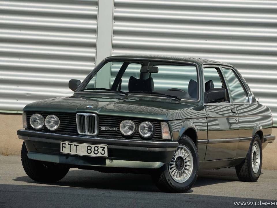 Afbeelding 23/26 van BMW 323i (1982)