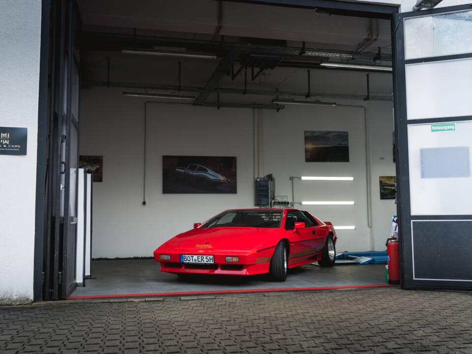 Bild 2/119 von Lotus Esprit Turbo (1981)