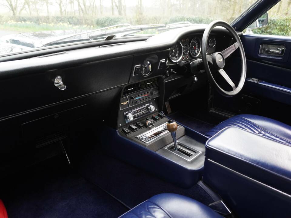 Imagen 11/20 de Aston Martin V8 (1974)
