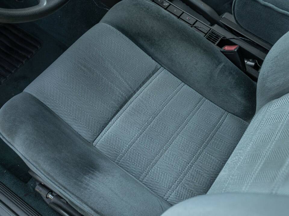 Image 31/50 of Alfa Romeo 164 2.0 (1990)