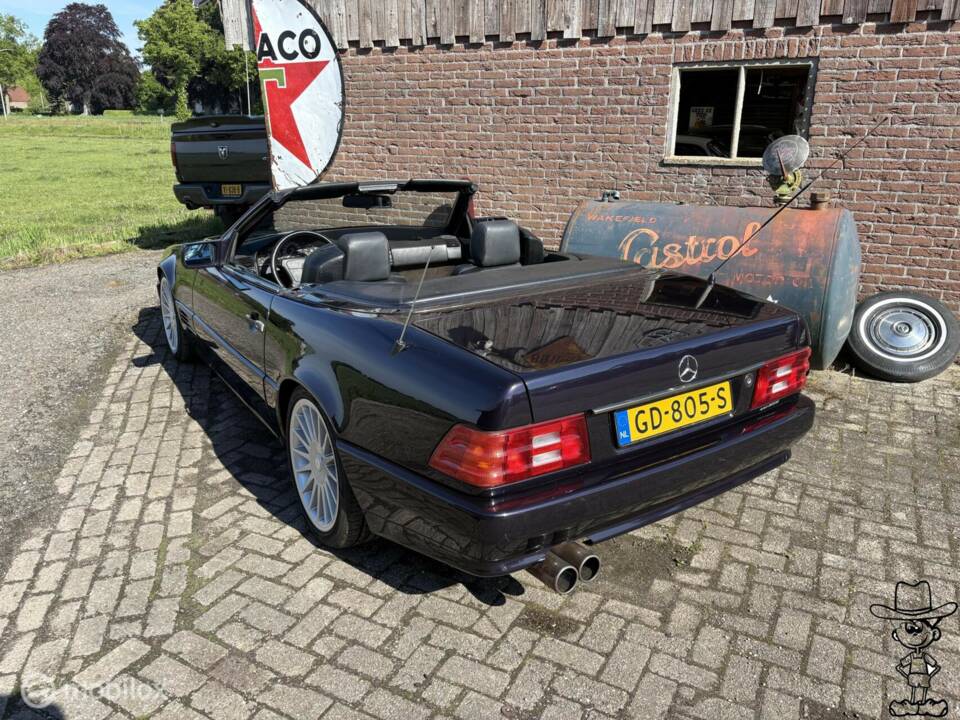 Image 26/40 of Mercedes-Benz 300 SL-24 (1990)
