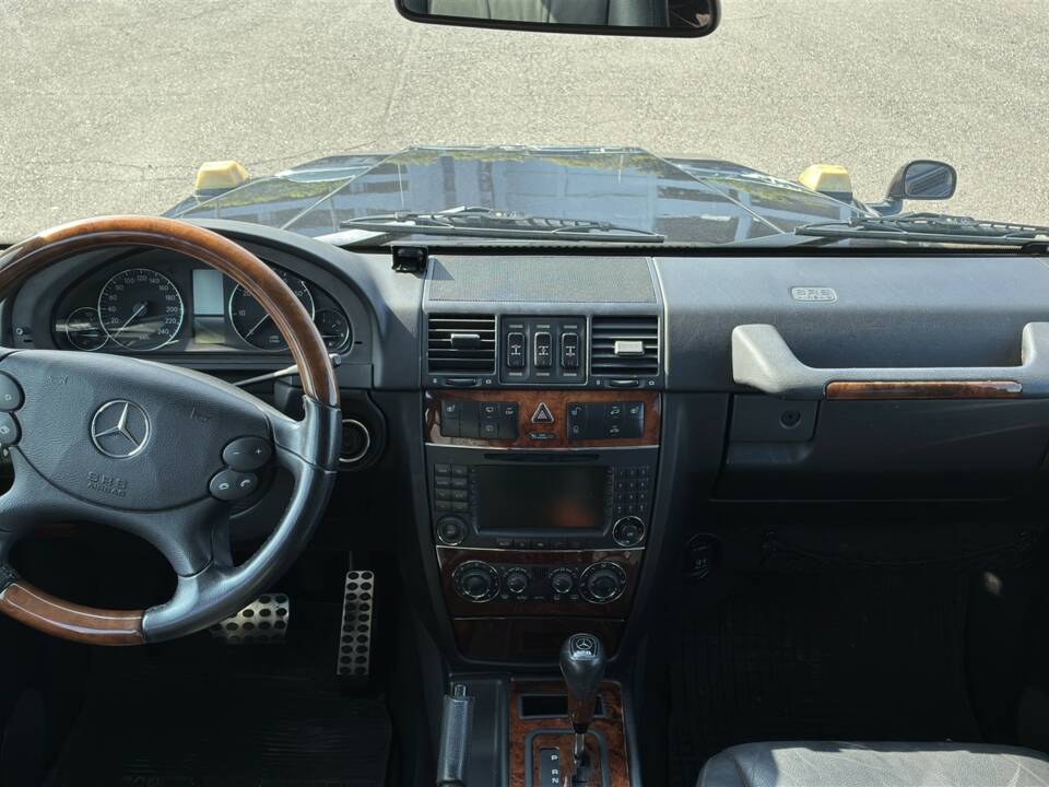 Bild 22/63 von Mercedes-Benz G 500 (lang) (2009)