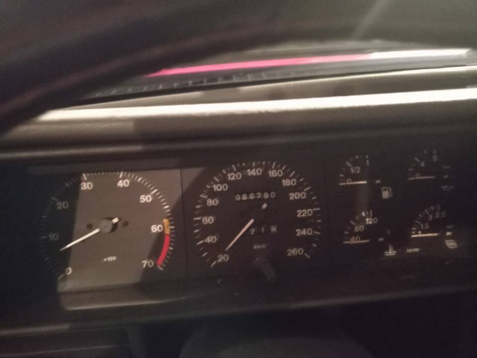 Image 31/51 of Alfa Romeo 75 1.8 Turbo (1991)