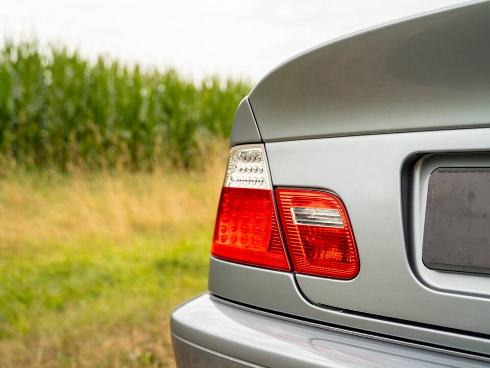 Image 13/42 of BMW M3 CSL (2003)