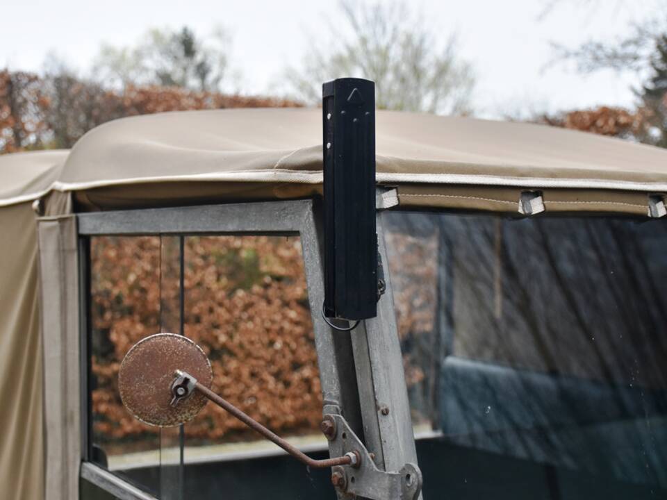 Image 15/39 of Land Rover 80 (1952)