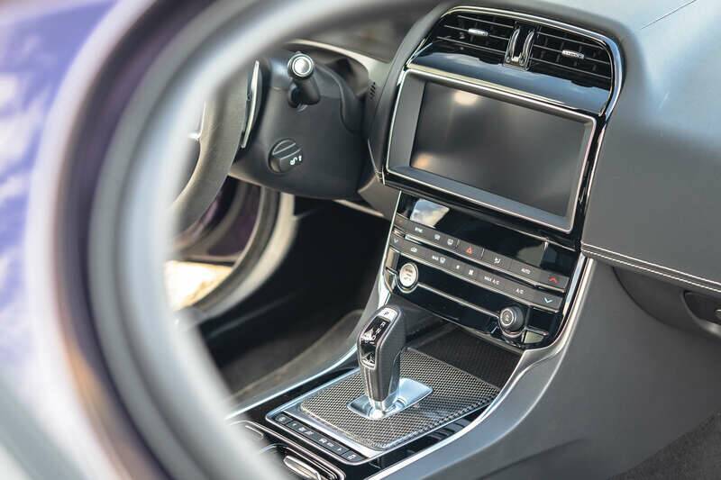 Image 29/50 of Jaguar XE SV Project 8 (2018)