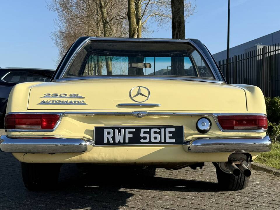 Image 4/31 de Mercedes-Benz 250 SL (1967)