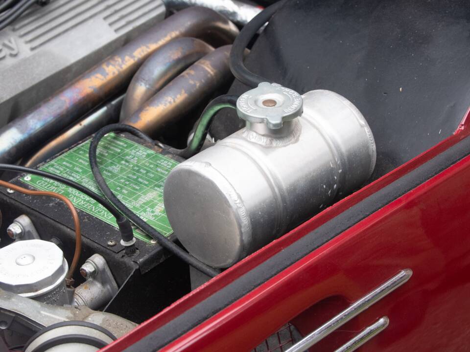Image 40/50 of TVR Vixen Series 1 (1968)