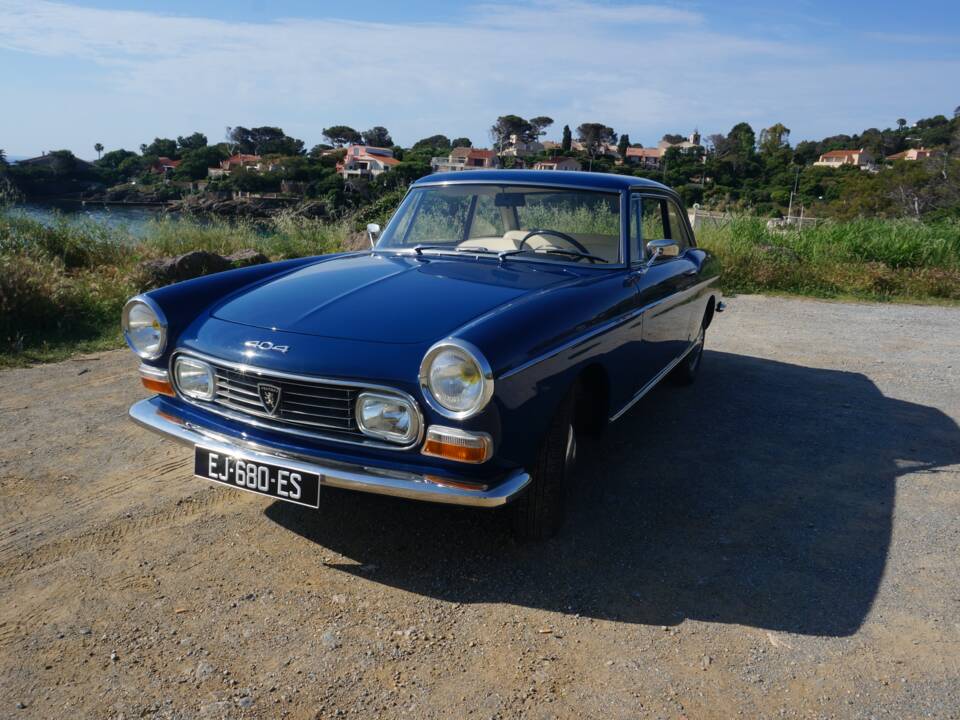 Image 4/46 of Peugeot 404 Coupé (1967)