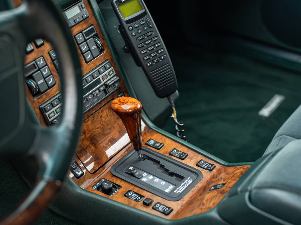 Image 31/54 of Mercedes-Benz 500 SEL (1992)