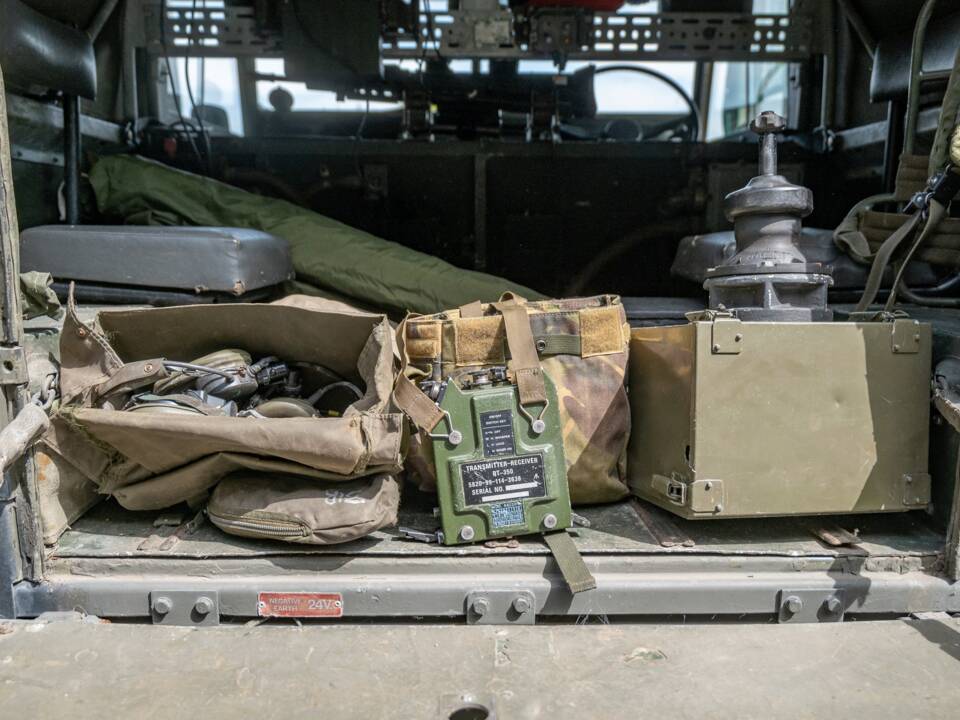 Image 6/50 de Land Rover 88 (1974)