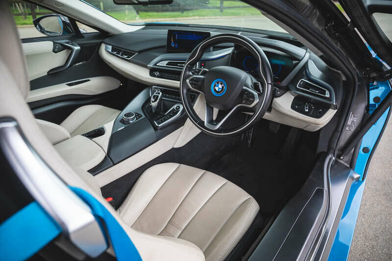Bild 2/41 von BMW i8 Coupé (2015)