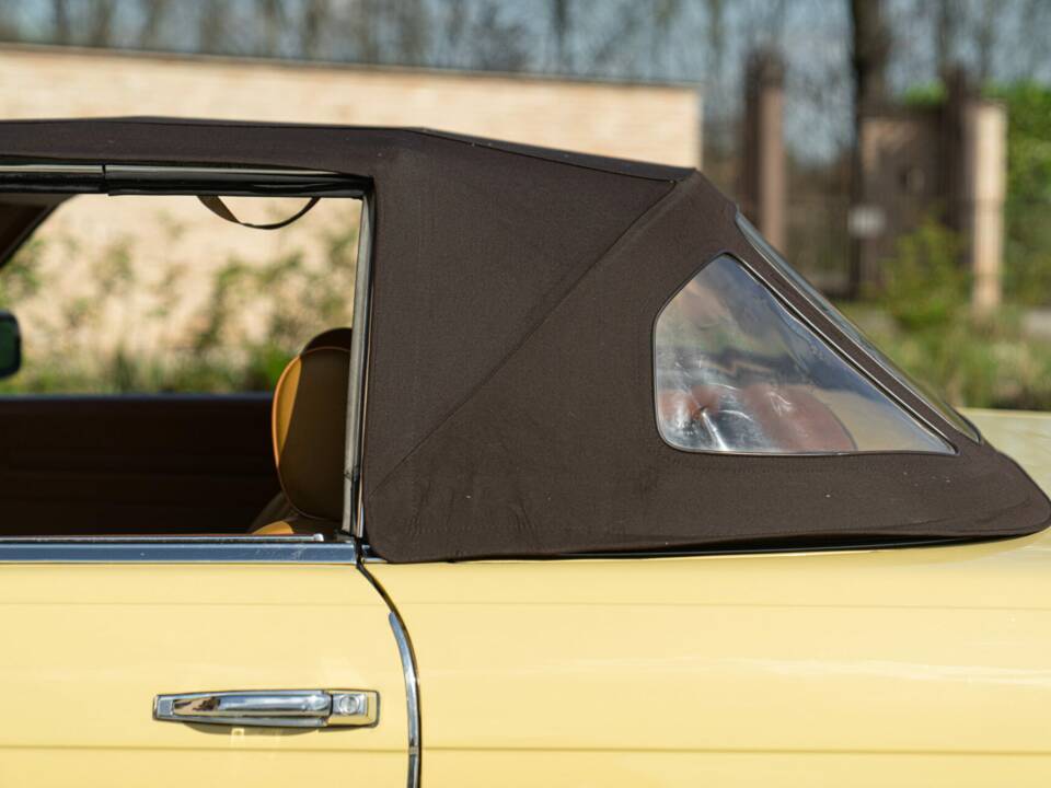 Image 23/50 of Mercedes-Benz 450 SL (1977)