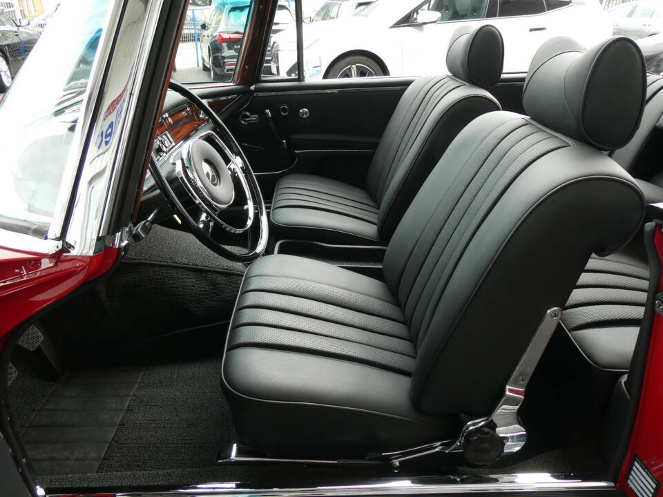 Afbeelding 10/28 van Mercedes-Benz 250 SE (1965)