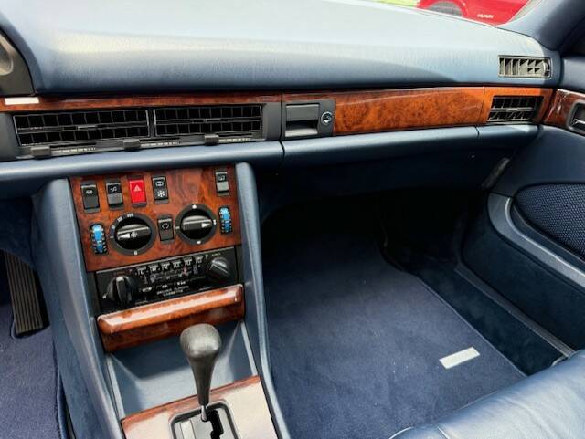 Afbeelding 14/27 van Mercedes-Benz 380 SEC (1984)