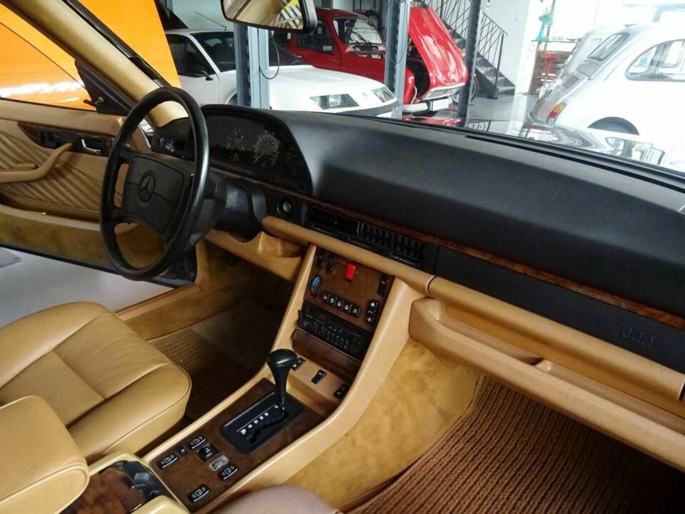 Bild 10/19 von Mercedes-Benz 560 SEC (1991)