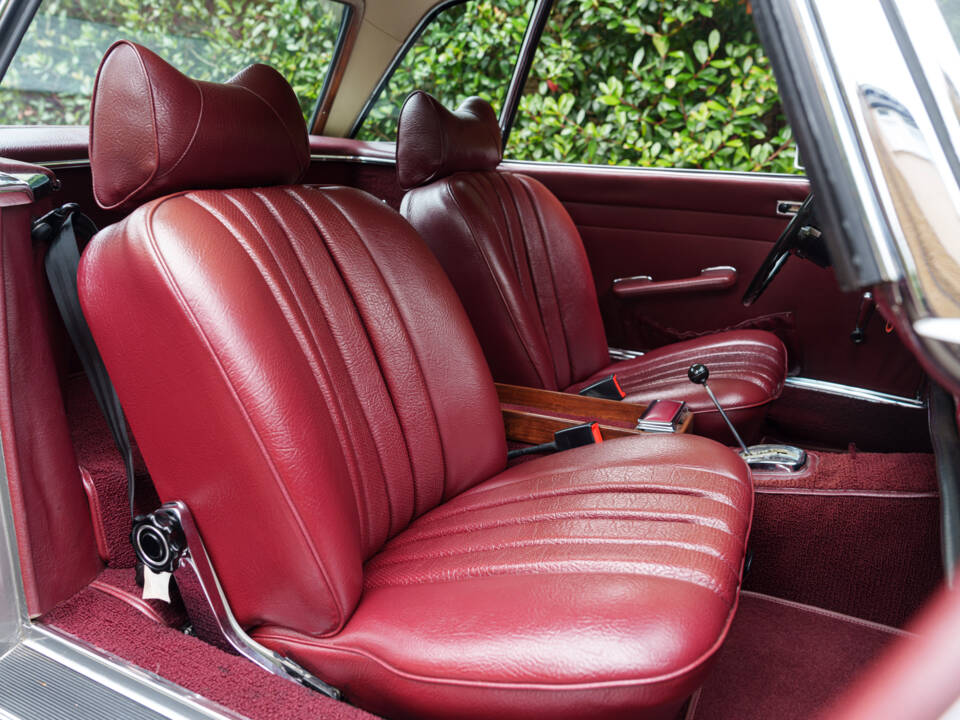 Image 20/21 of Mercedes-Benz 280 SL (1970)