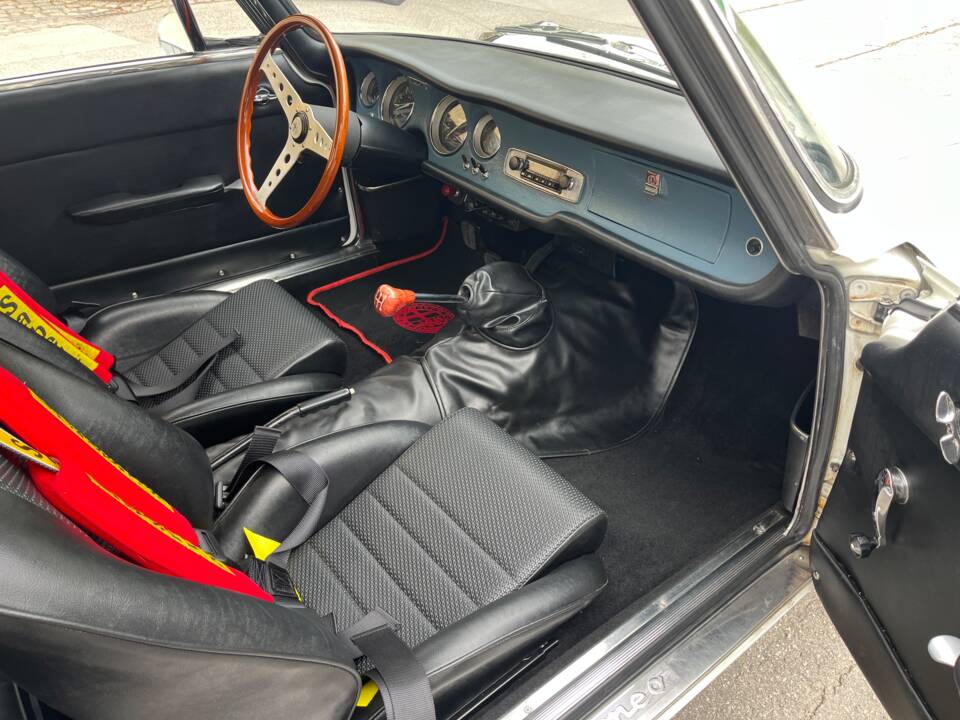 Image 22/87 of Alfa Romeo Giulia 1600 Sprint GT (1965)