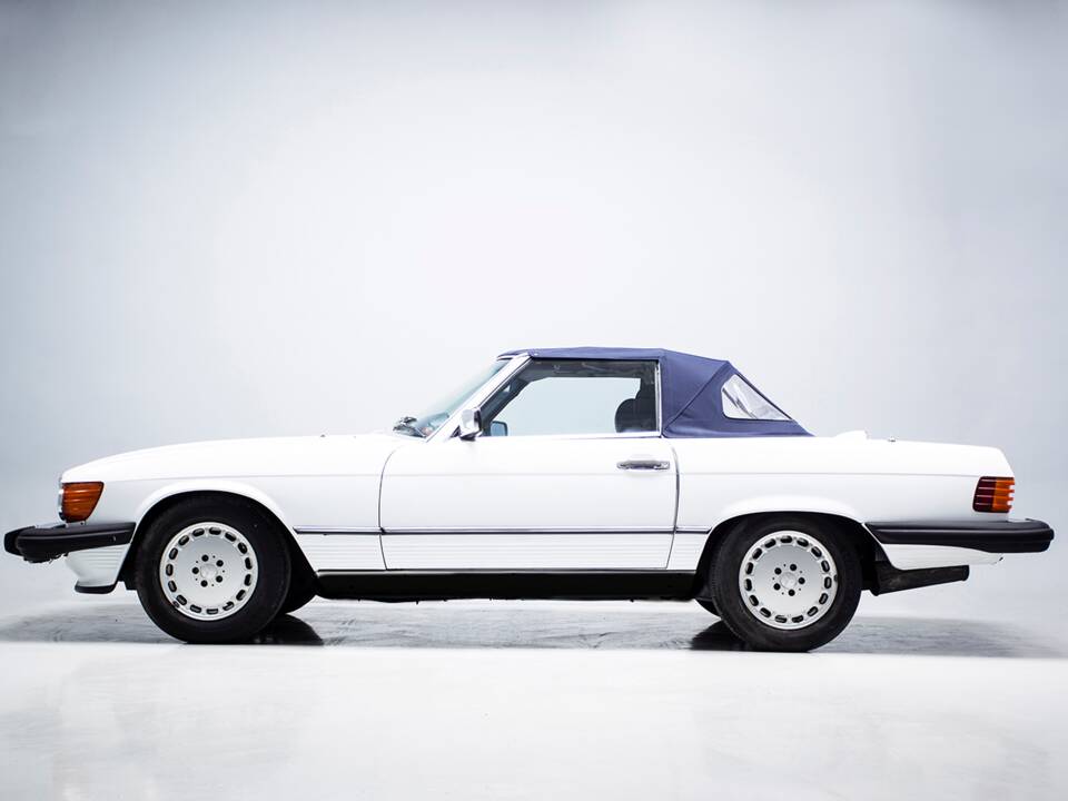 Bild 9/38 von Mercedes-Benz 560 SL (1986)