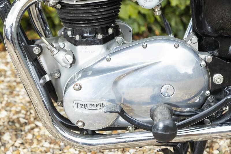 Image 29/45 of Triumph Bonneville T120TT (1967)