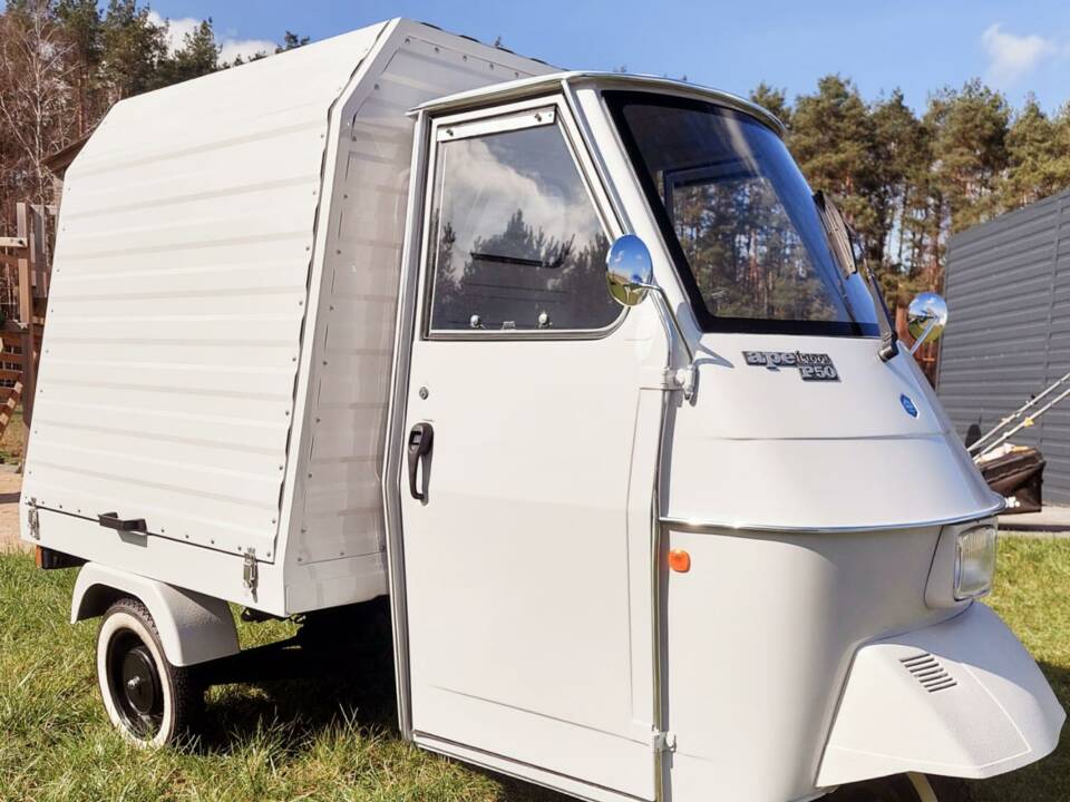 Image 23/29 of Piaggio Ape P50 (1980)