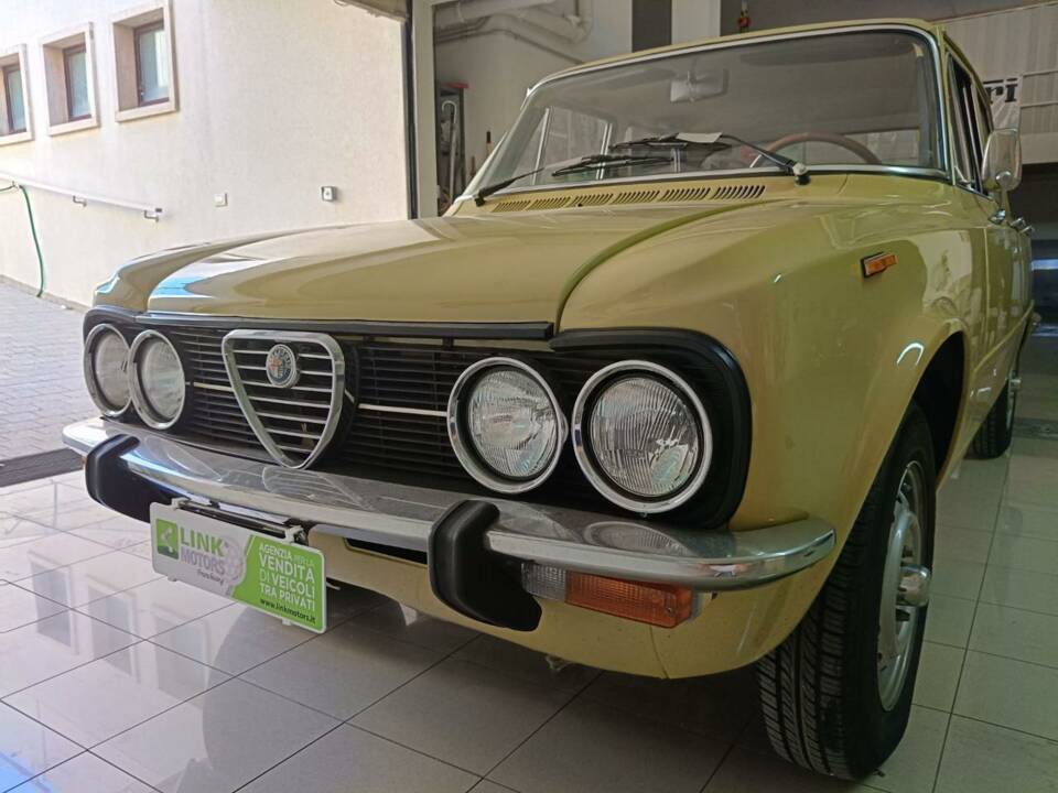 Imagen 4/50 de Alfa Romeo Giulia Nuova Super 1300 (1975)