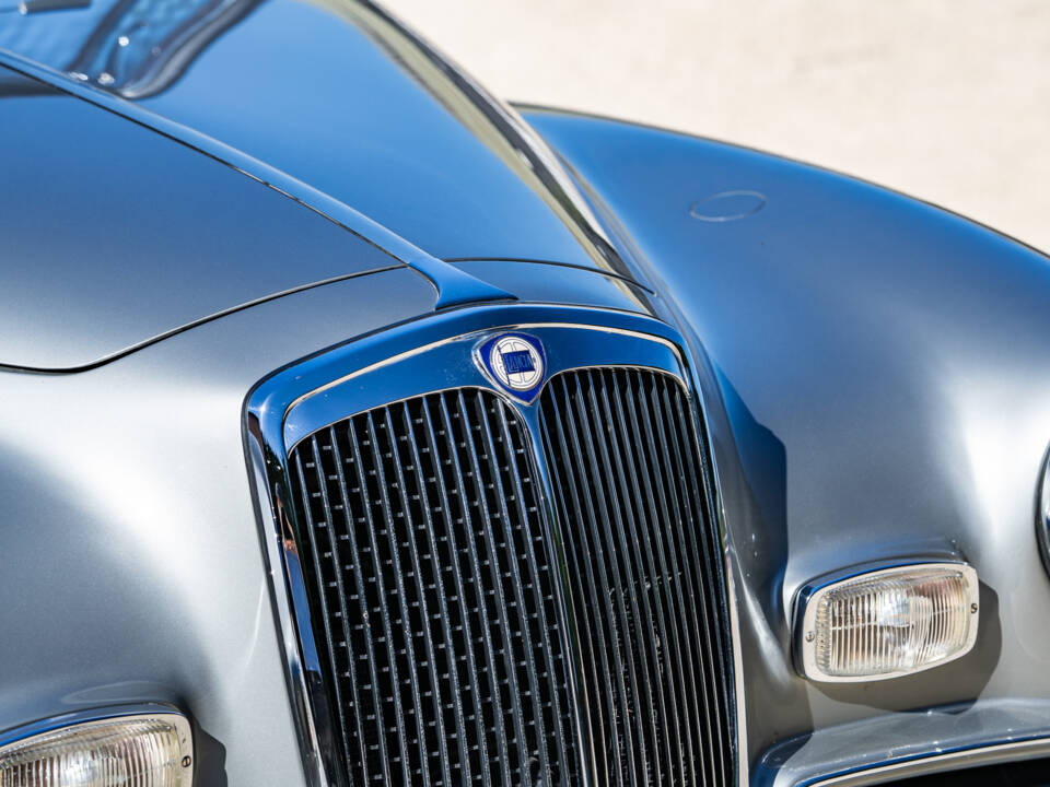 Image 12/37 of Lancia Aurelia B50 (1951)