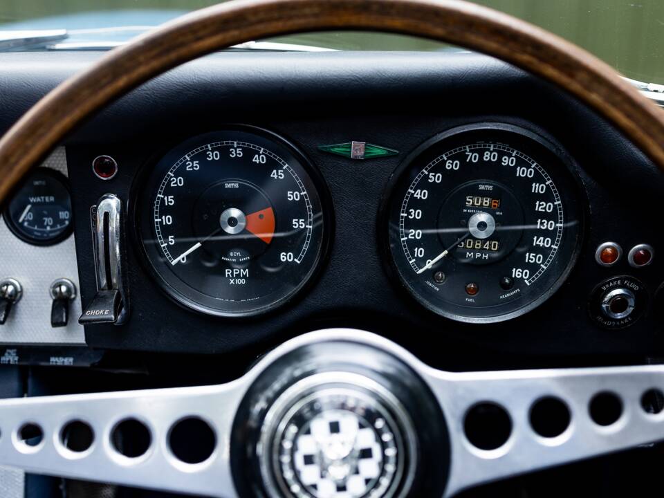 Image 35/46 de Jaguar E-Type "Lightweight" (1963)