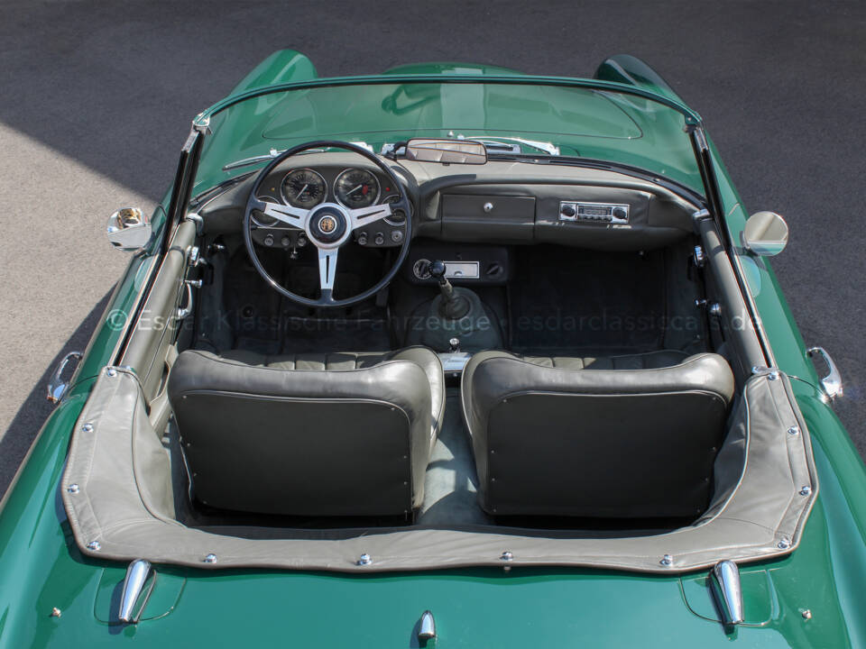 Afbeelding 10/15 van Alfa Romeo 2600 Spider (1965)