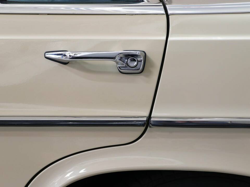 Immagine 18/27 di Mercedes-Benz 280 SE 4,5 (1971)