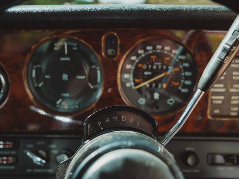 Image 17/42 of Rolls-Royce Silver Shadow II (1977)