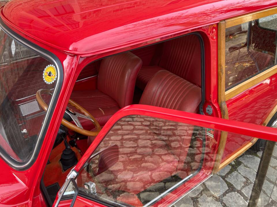 Image 8/24 of Morris Mini Traveller (1968)