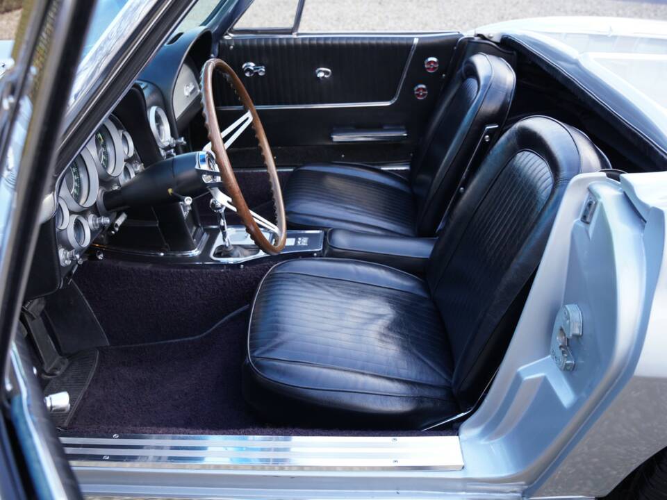 Immagine 3/50 di Chevrolet Corvette Sting Ray Convertible (1964)