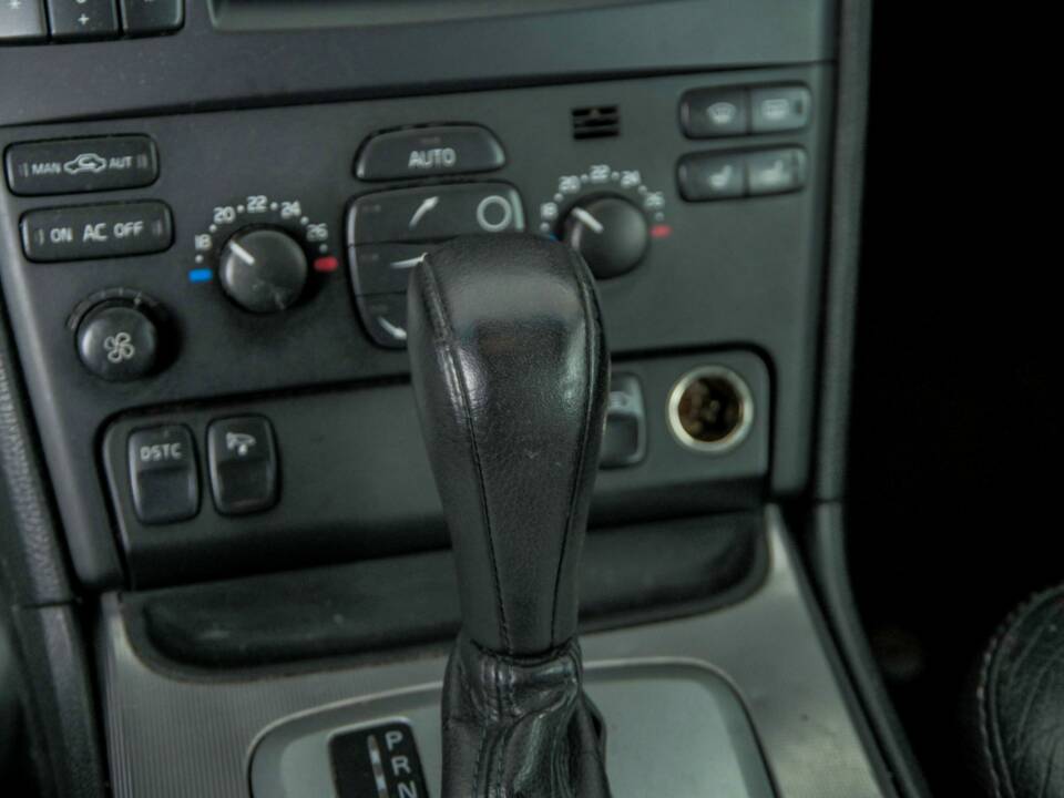 Image 27/43 of Volvo XC90 2.5T (2005)