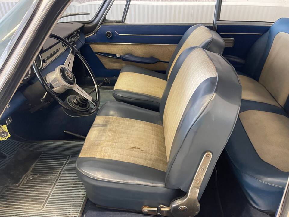 Image 8/23 of Alfa Romeo 2000 Spider (1961)