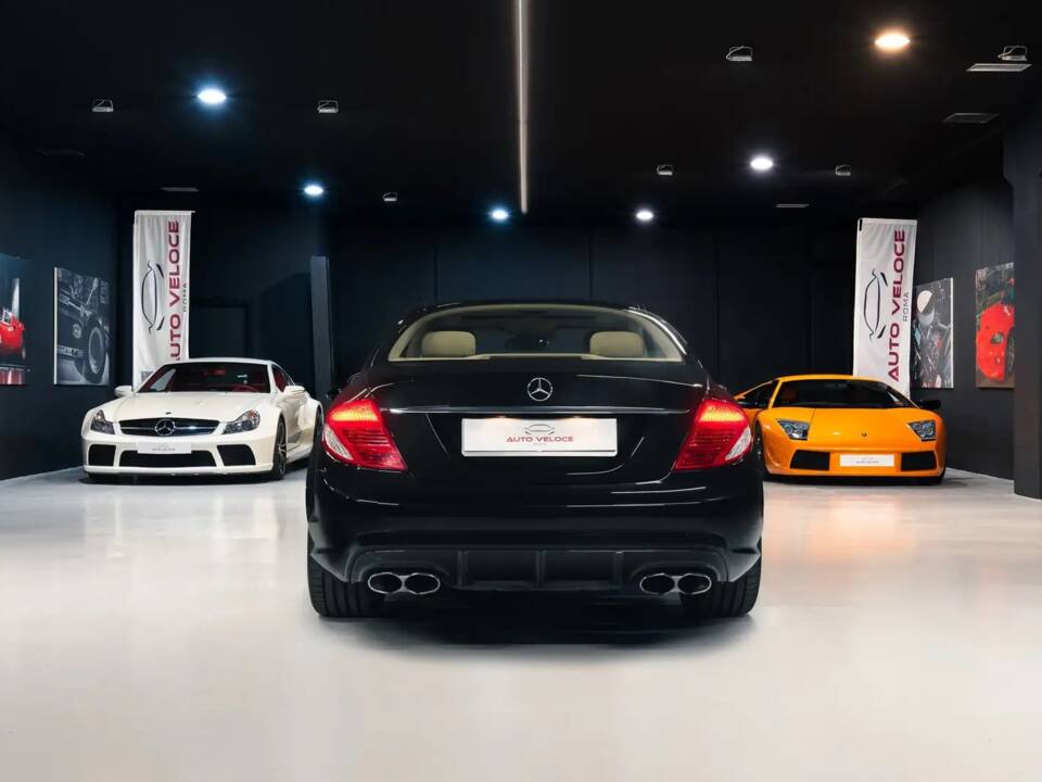 Image 13/40 of Mercedes-Benz CL 65 AMG (2008)
