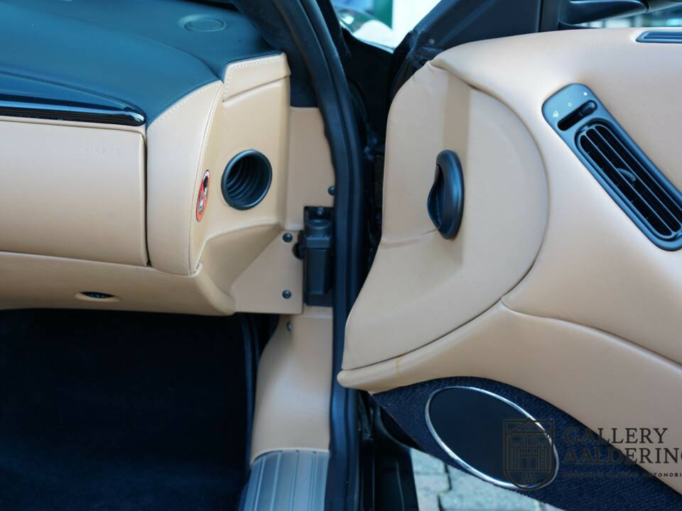 Immagine 20/50 di Aston Martin DB AR1 (2004)