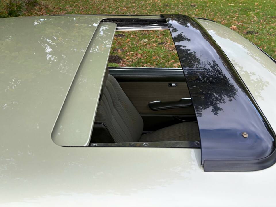 Afbeelding 9/35 van Mercedes-Benz 280 CE (1983)