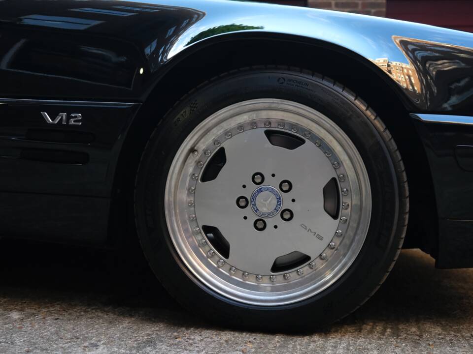 Image 30/100 of Mercedes-Benz SL 600 (1998)