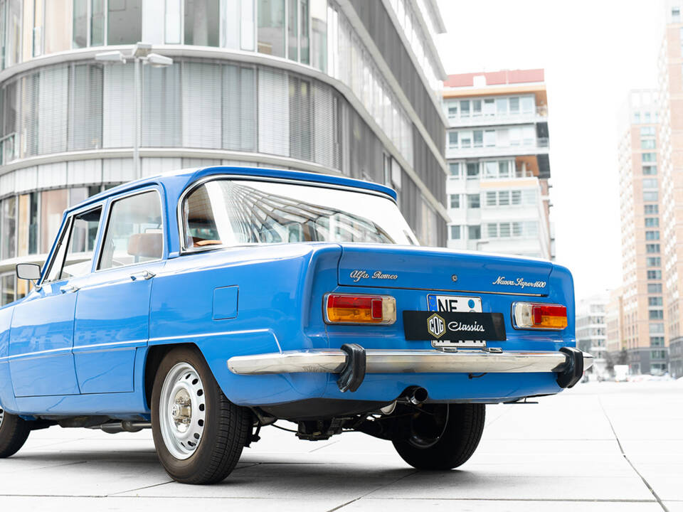 Bild 5/58 von Alfa Romeo Giulia Nuova Super 1600 (1977)