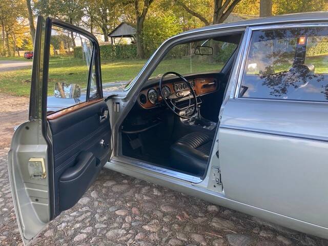 Image 18/60 of Jaguar XJ 6 4.2 (1972)